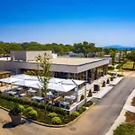 Holiday park Mobile Homes With Pool In Medulin-istrien 38800