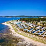 Mobile Homes With Pool In Medulin-istrien 38800 Holiday park *