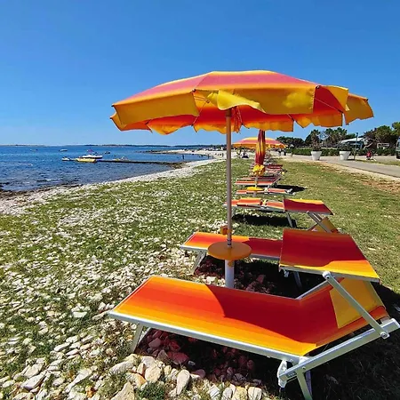 Mobile Homes With Pool In Medulin-istrien 38800 *