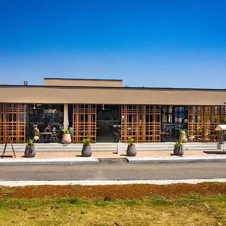 Kompleks wypoczynkowy Mobile Homes With Pool In Medulin-istrien 38800 Medulin