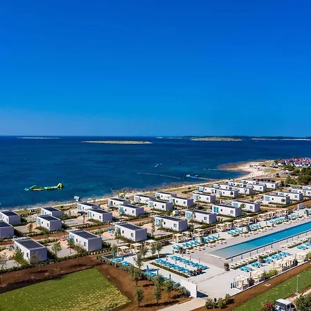 Mobile Homes With Pool In Medulin-istrien 38800 Üdülőpark *