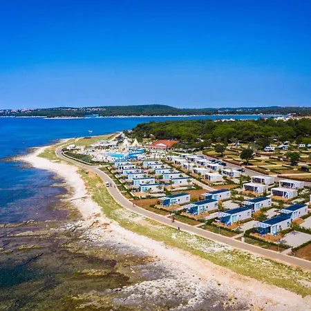 Mobile Homes With Pool In Medulin-istrien 38800 Kompleks wypoczynkowy *