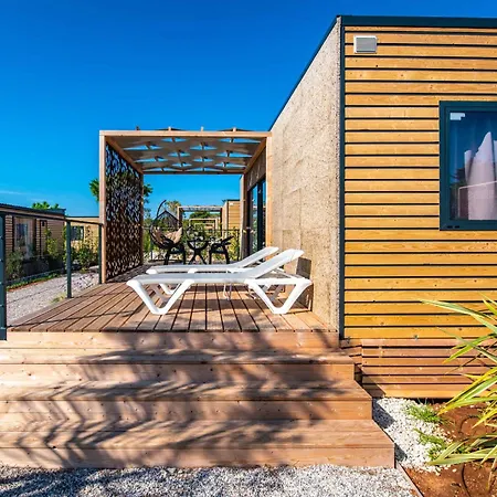 Kompleks wypoczynkowy Mobile Homes With Pool In Medulin-istrien 38800 *