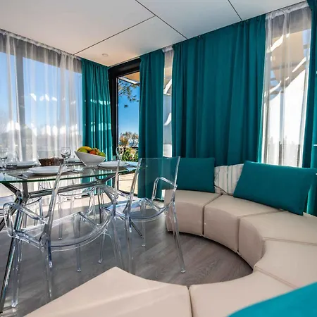 Kompleks wypoczynkowy Mobile Homes With Pool In Medulin-istrien 38800