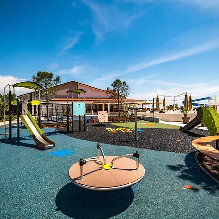 Mobile Homes With Pool In Medulin-istrien 38800 Kompleks wypoczynkowy *