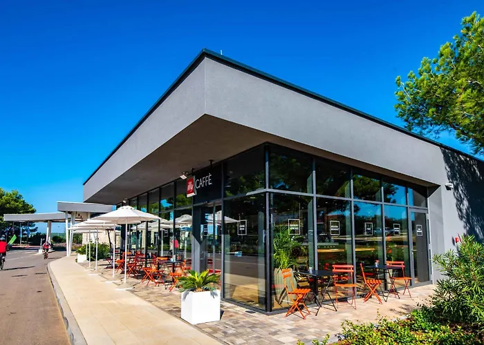 Πάρκο διακοπών Mobile Homes With Pool In Medulin-istrien 38800 *