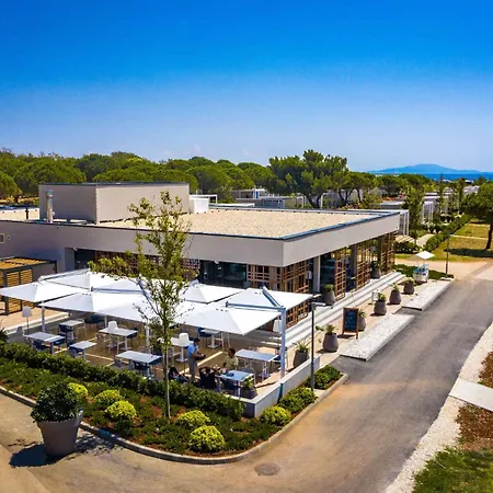 Holiday park Mobile Homes With Pool In Medulin-istrien 38800