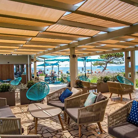 Mobile Homes With Pool In Medulin-istrien 38800 Medolino