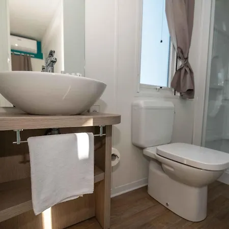 Parco vacanze Mobile Homes With Pool In Medulin-istrien 38800