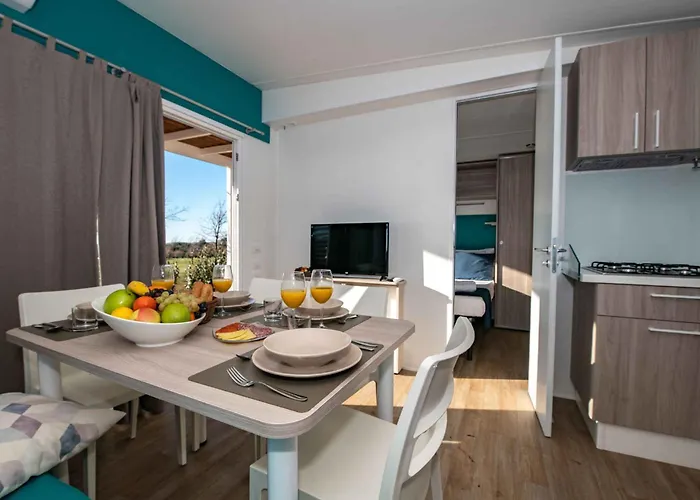 Prázdninový areál Mobile Homes With Pool In Medulin-istrien 38800